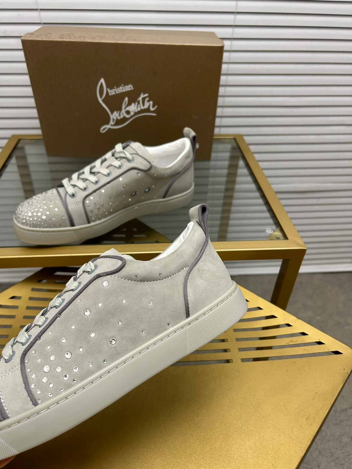 (Customized model) Ex-factory price is 500. christian louboutin (CL red sole shoes) counter series, casual sneakers for couples 📢 📢 📢 Exclusive hot style release 🎈🎈💪 Movable latex feet 👻 Finished outsole line [Proud] 😝Female 35-40# Male 38#-46, global supply😝 [Top version]: Original imported genuine leather upper, top original leather lining, original molded TPU outsole, original 1:1 detail processing, original shoe last,